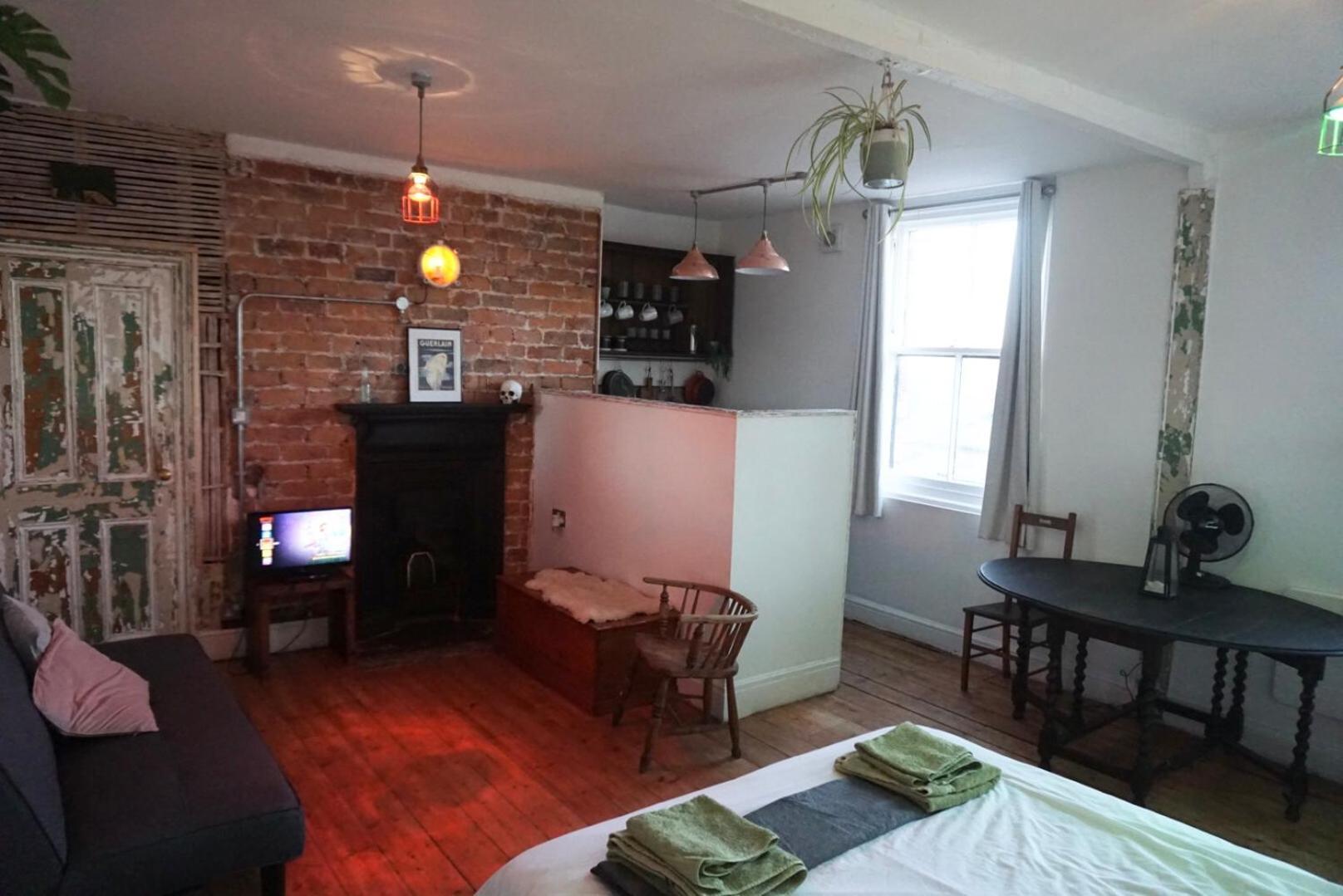 New! Castle View Studio Apartment Scarborough Luaran gambar
